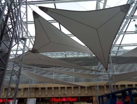 Metal sail construction in the St. Lambert gallery in Liège